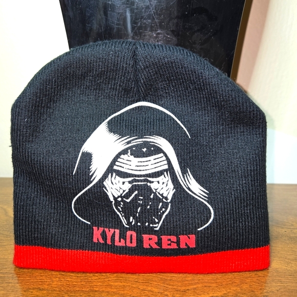 Star Wars Kylo Ren Beanie - Picture 1 of 5